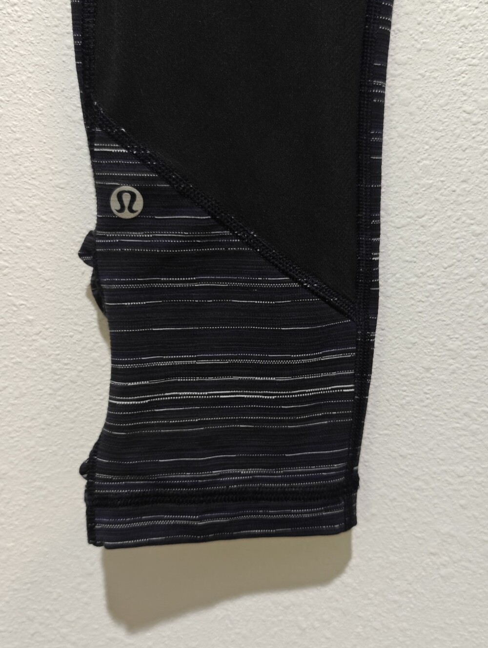 Lululemon Leggings Size 6  Pace Rival Crop 22" W6G64S Stripe Naval Blue Black - Picture 6 of 10